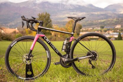 CBT-steekasfiets uitgerust met een ANNAD-elektrificatiekit voor het achterwiel